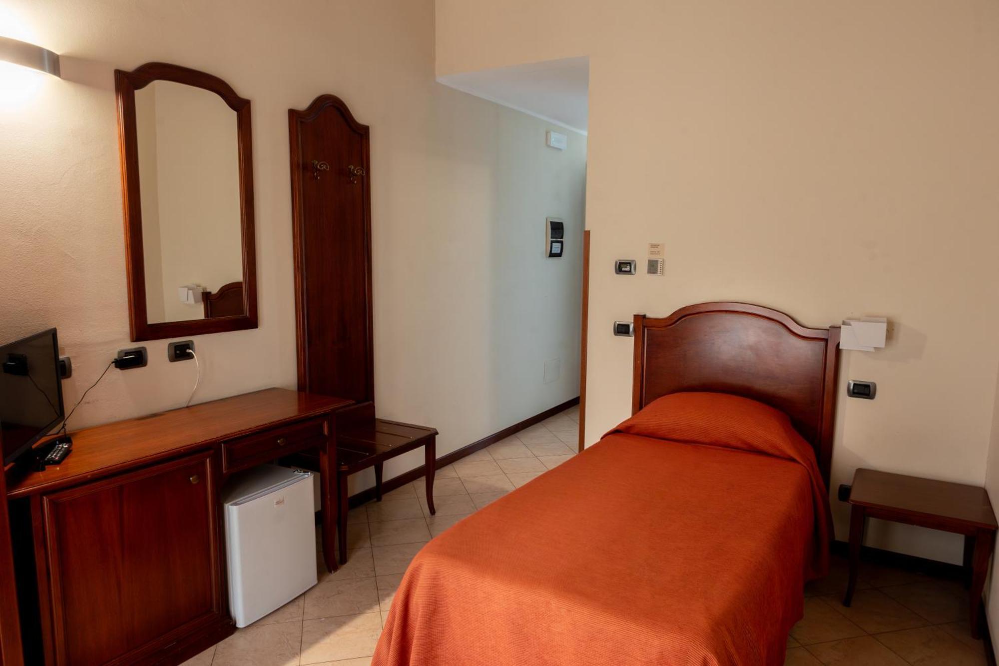 Hotel Mariuccia Varese Zewnętrze zdjęcie
