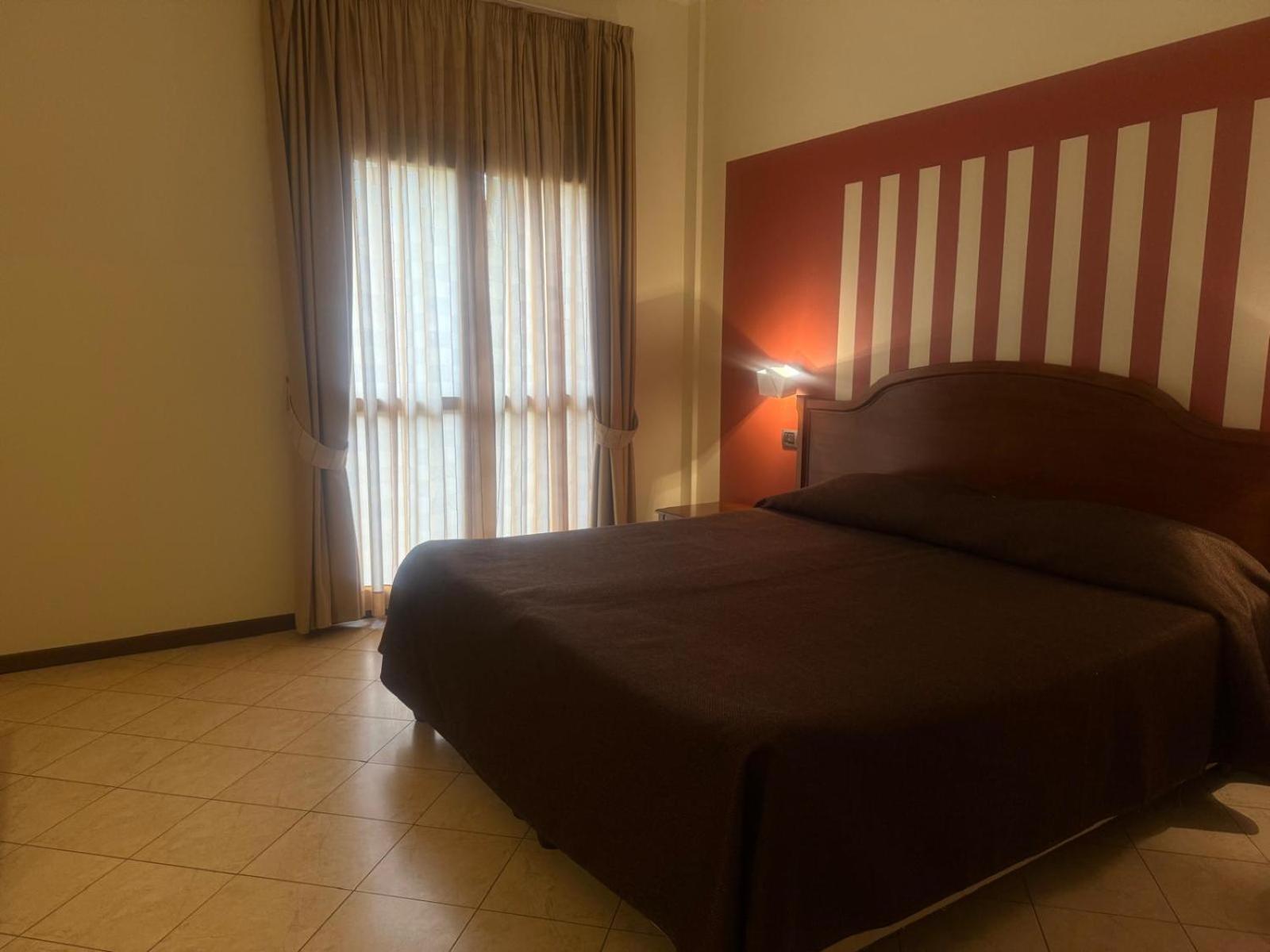 Hotel Mariuccia Varese Zewnętrze zdjęcie