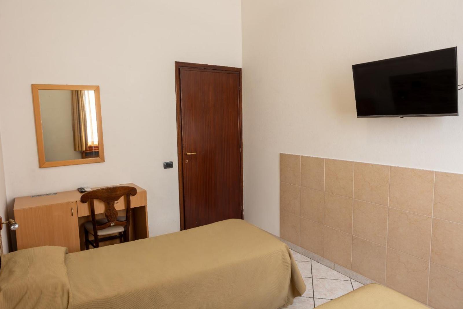Hotel Mariuccia Varese Zewnętrze zdjęcie